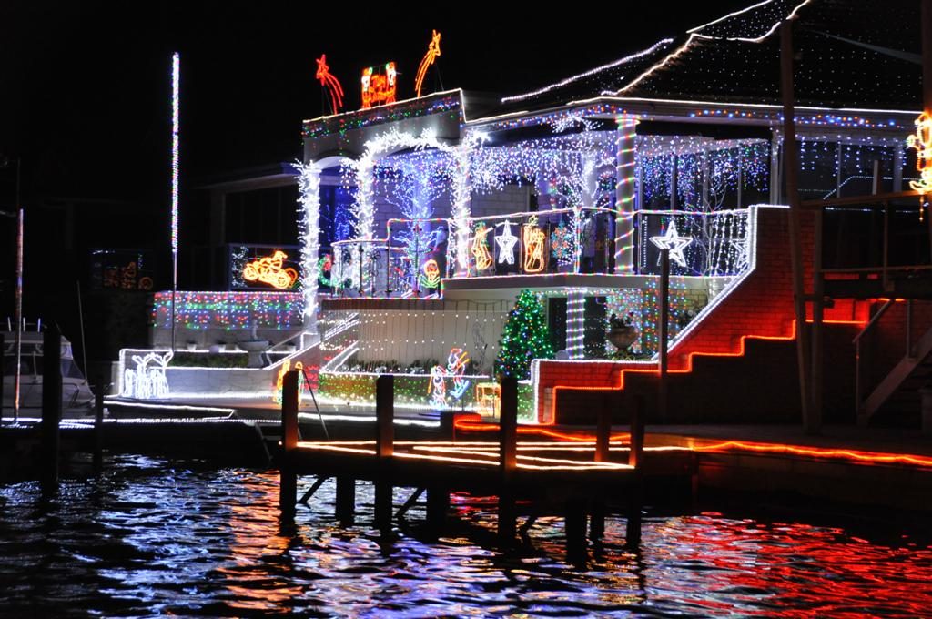 The Best Streets To See Christmas Lights In Perth